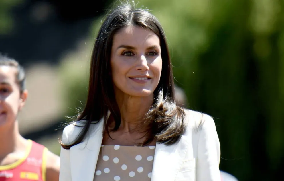 El inesperado look de Letizia para despedir a la infanta Sofía: nunca se vio a la reina de esta forma