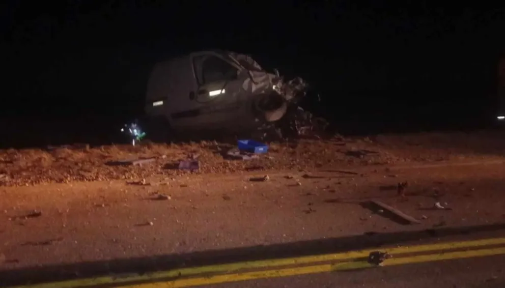 Una trafic impactó contra una camioneta  en la ruta 34: murió un joven de 21 años  