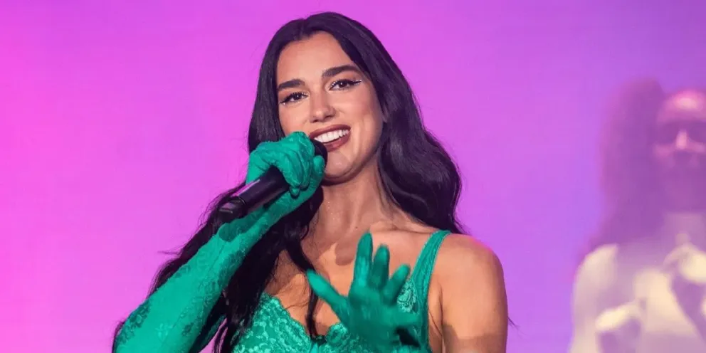 Ajustado, provocador y atrevido: el sensual debut de Dua Lipa junto Henry Cavill que arrasa las redes