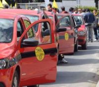 Ante un nuevo intento de desembarco de Uber, taxistas salteños se declararon en estado de alerta 