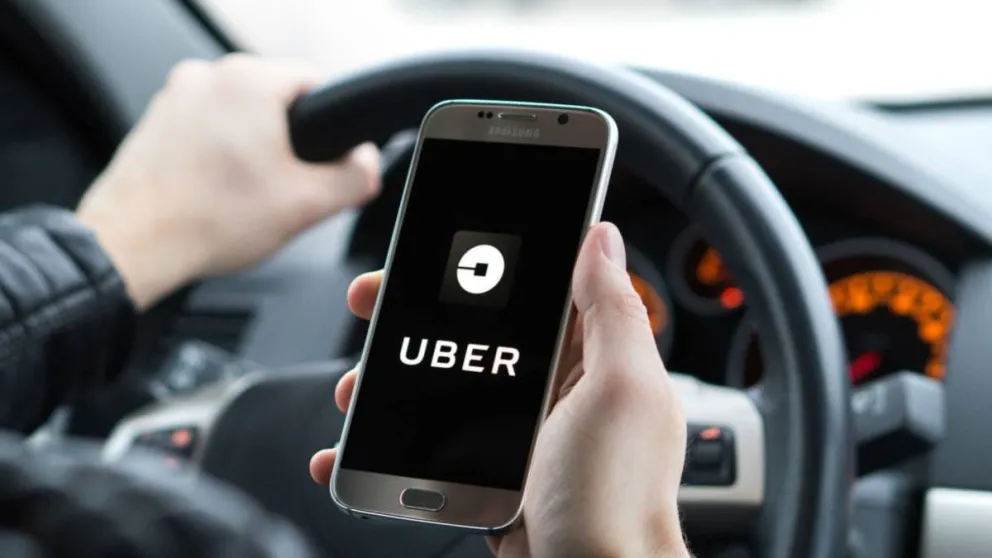 Movilización masiva de taxistas contra la llegada de Uber a Salta