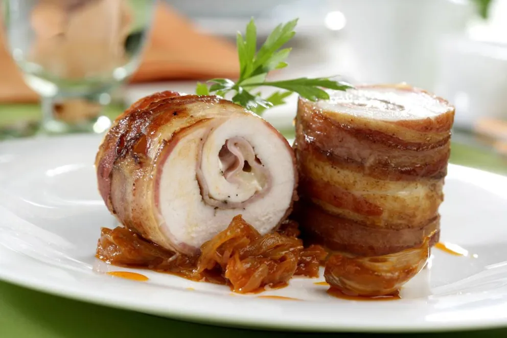 Te decimos cómo hacer Pechugas de pollo rellenas de jamón y queso en pocos minutos