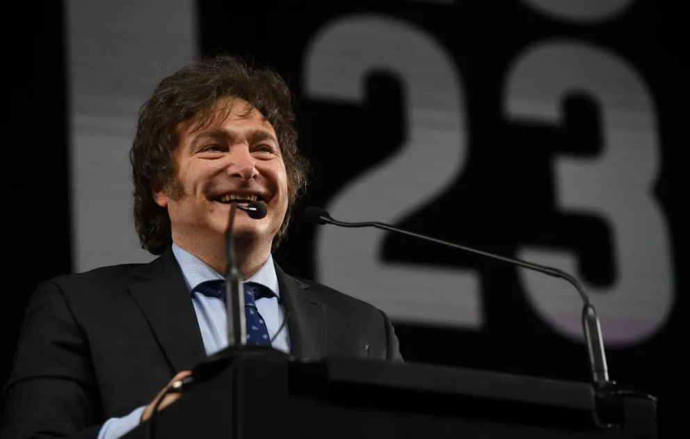 El FMI se comunicó con Javier Milei para analizar la dolarización en Argentina