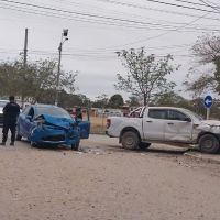 Grave accidente en Orán: dos personas resultaron heridas tras un terrible choque entre autos