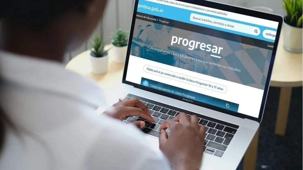 Becas progresar: ANSES paga un bono de $12.000 por estudiar idiomas