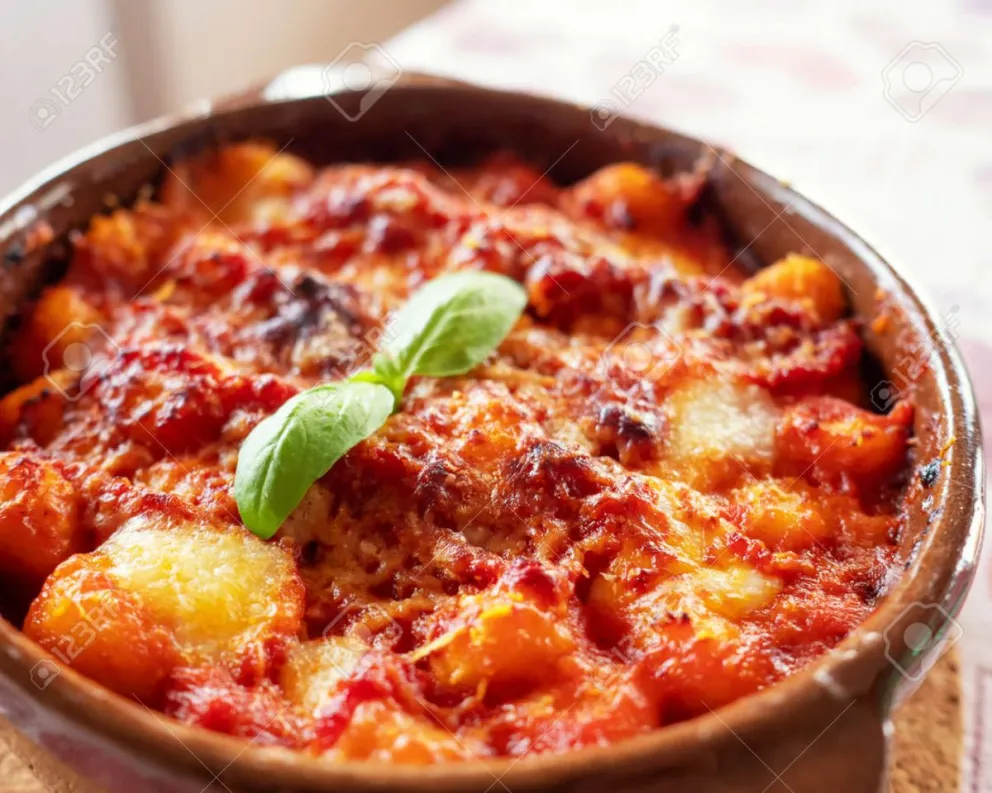 Te decimos cómo preparar unos ricos Ñoquis gratinados con salsa boloñesa y comté