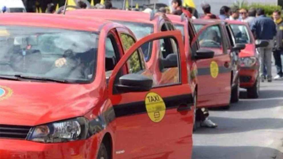 Se viene un nuevo aumento en las tarifas de taxis y remises: piden hasta un 40% de incremento
