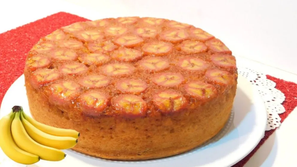 Volteado de plátano: un pastel clásico, fácil y muy esponjoso
