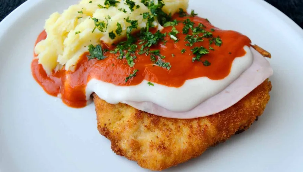 Con solo estos ingredientes: descubrí la receta de milanesa de papa a la napolitana que encanta a todos