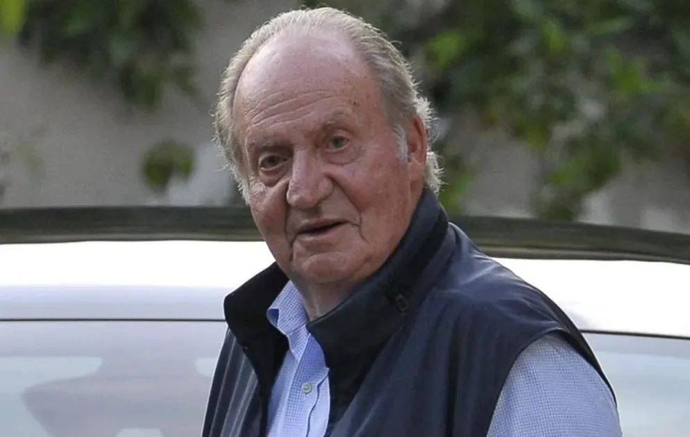 La preocupante decisión de Juan Carlos I que activa las alertas en Zarzuela: Felipe VI acorralado