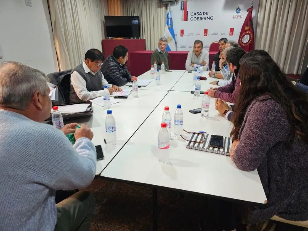 Personal de Salud de Salta acordó con el Gobierno un aumento del 15% y un bono de $30.000