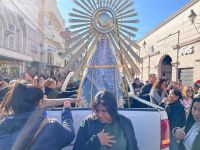 Procesión del Milagro en Salta: la imagen de la Virgen llegó al Monumento 20 de febrero y emocionó a miles de fieles