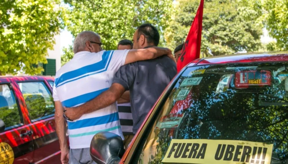 La AMT estableció sanciones más duras a los conductores que utilicen Uber en Salta