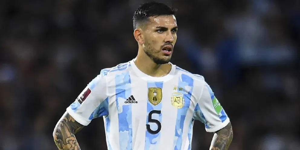 Lo que hizo Leandro Paredes, ex Boca, al ver el escudo de River en el campo del Monumental