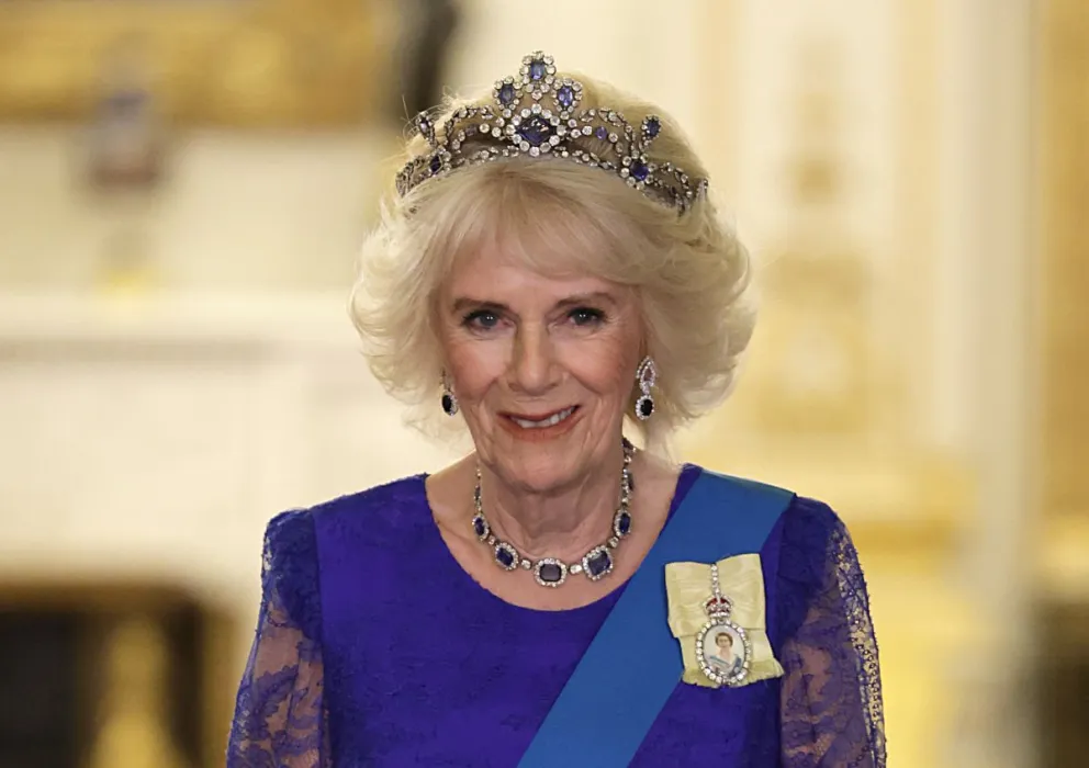 Camila Parker hizo su debut en Londres con esta invaluable tiara de la reina Isabel II: fotos
