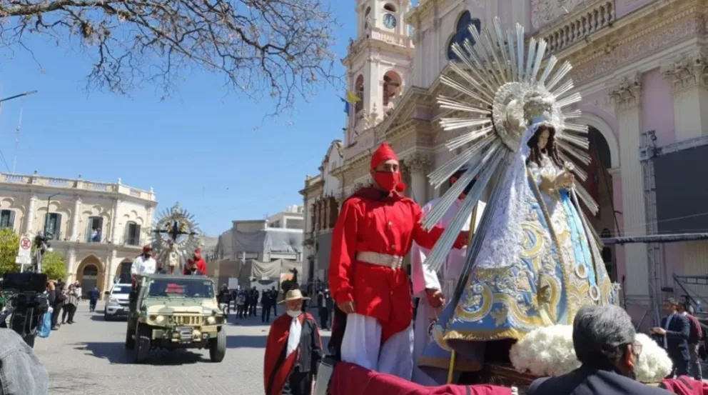 Mañana trasmitirán en vivo el recorrido de las imágenes peregrinas del Señor y Virgen del Milagro por los barrios