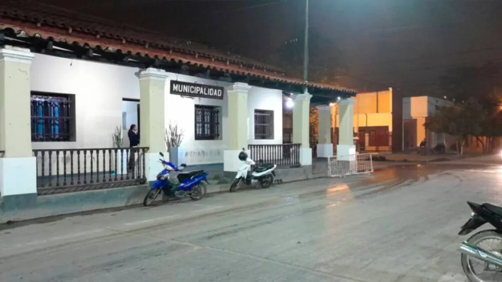 Paro total de trabajadores municipales en Orán: exigen aumento salarial