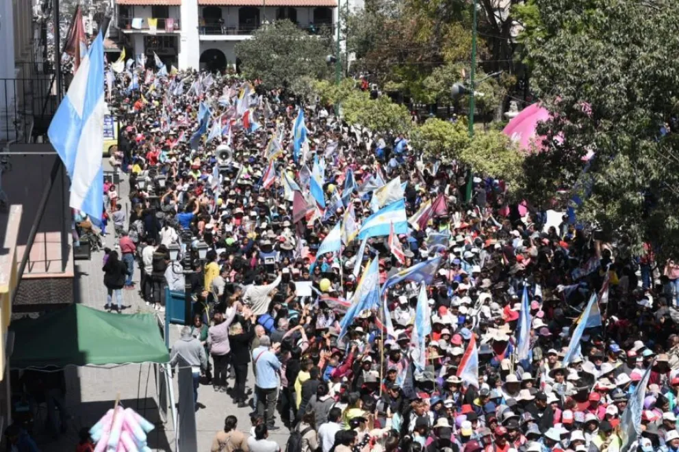 Salta palpita la Procesión del Milagro: emoción, fe y alegría invaden la llegada de más de cien peregrinaciones     
