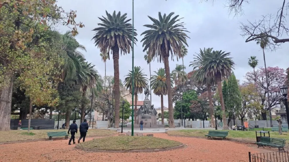 Procesión del Milagro: duraron poco las mejoras de la Plaza 9 de Julio