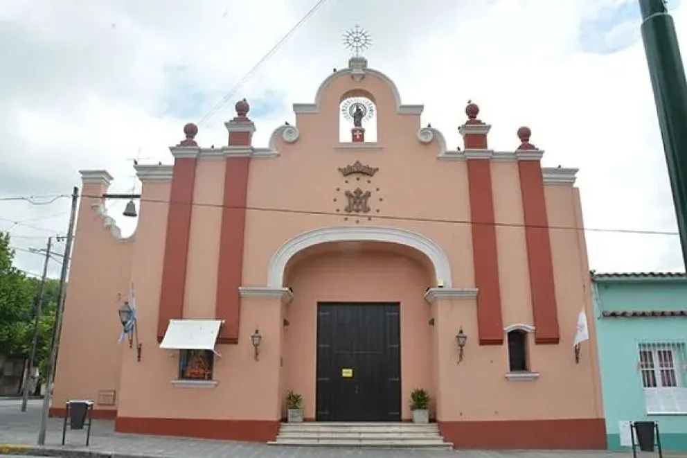 Vandalización y destrozos: un grupo de jóvenes causó estragos en la parroquia de barrio El Pilar