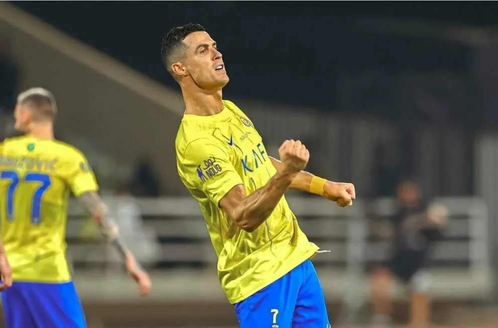 |VIDEO| El brutal pelotazo que Cristiano Ronaldo le pegó a un camarógrafo en el triunfo del Al-Nassr 