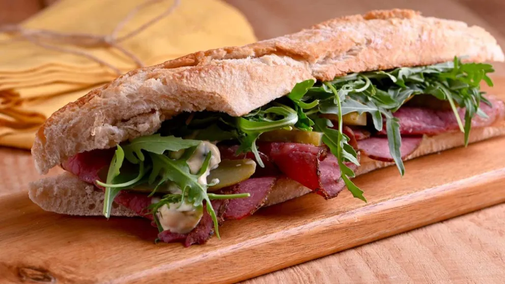 Realizá estos prácticos y fáciles sándwiches de pastrami: tus cenas nunca fueron tan deliciosas