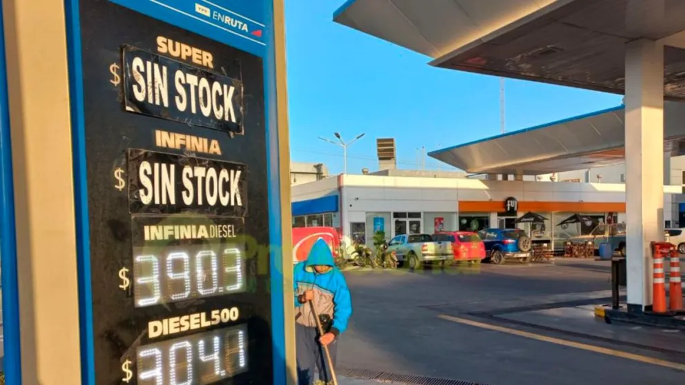 Escasez de combustibles en Salta: YPF recortó la provisión a las estaciones de servicio