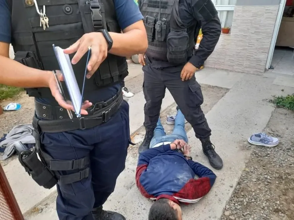 Detienen al hijo de un reconocido comisario por presunto robo en boliche