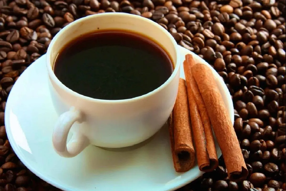 CAF&Eacute; Y CANELA PARA TAPAR LAS CANAS