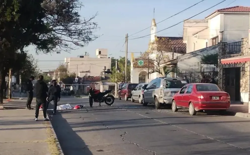 Delincuentes le robaron al motociclista que murió tras chocar en Villa Las Rosas 