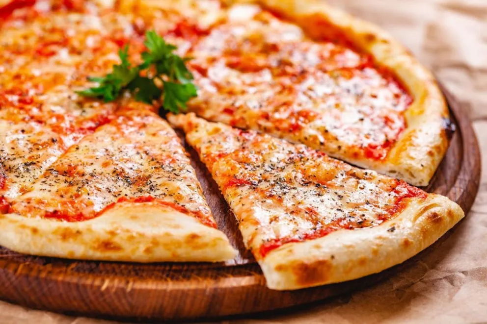 No gastés más en pizza: te decimos cómo hacerla para que quede esponjosa y crujiente