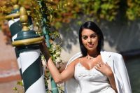 El lujoso y extravagante look de verano con el que Georgina Rodríguez presumió su sensual figura