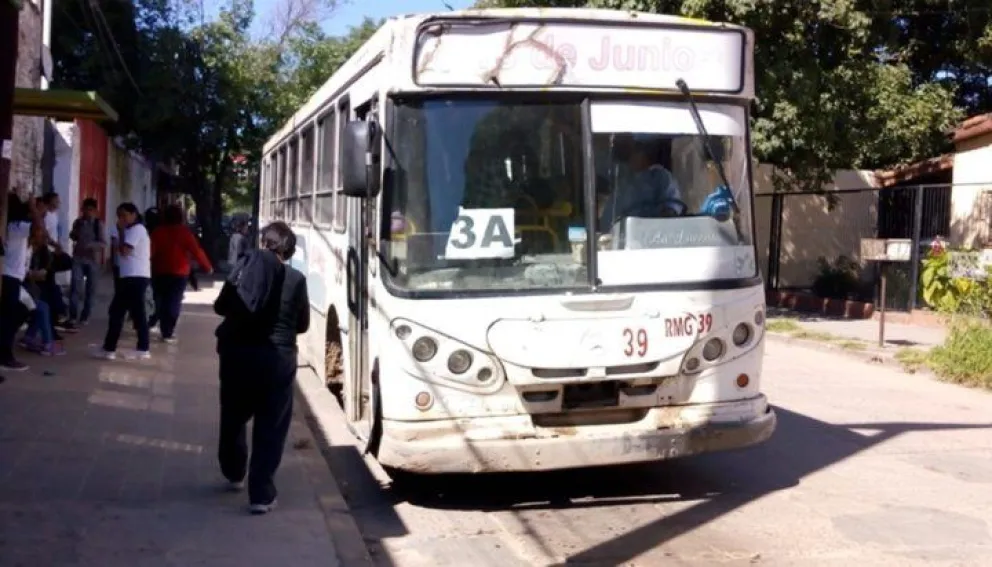Se negó a conducir un colectivo en Tartagal por sus pésimas condiciones 