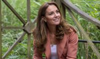 Desafiante: Kate Middleton rompe sin miedo estas reglas de vestimenta impuestas por Isabel II