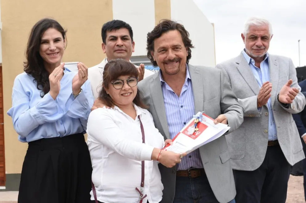 Gustavo Sáenz advirtió a los futuros legisladores: "Que se corten una mano antes de ir en contra del pueblo salteño"