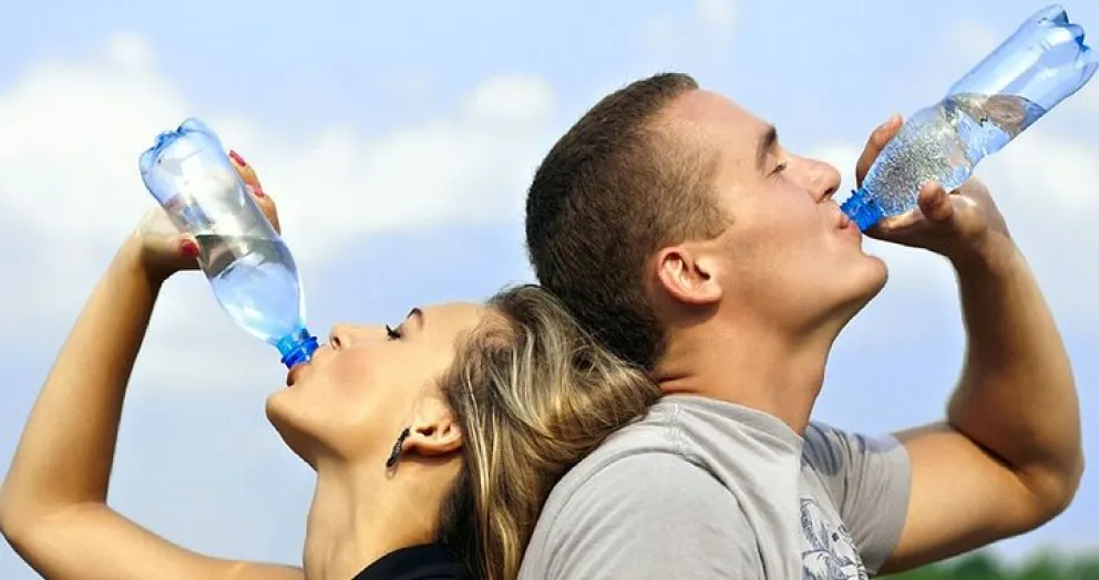 Luz verde al proyecto que busca instalar puestos de agua gratuita en eventos masivos en Salta
