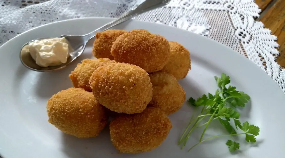 Deliciosas croquetas de pollo: una receta fácil, rápida y económica que encantará a todos