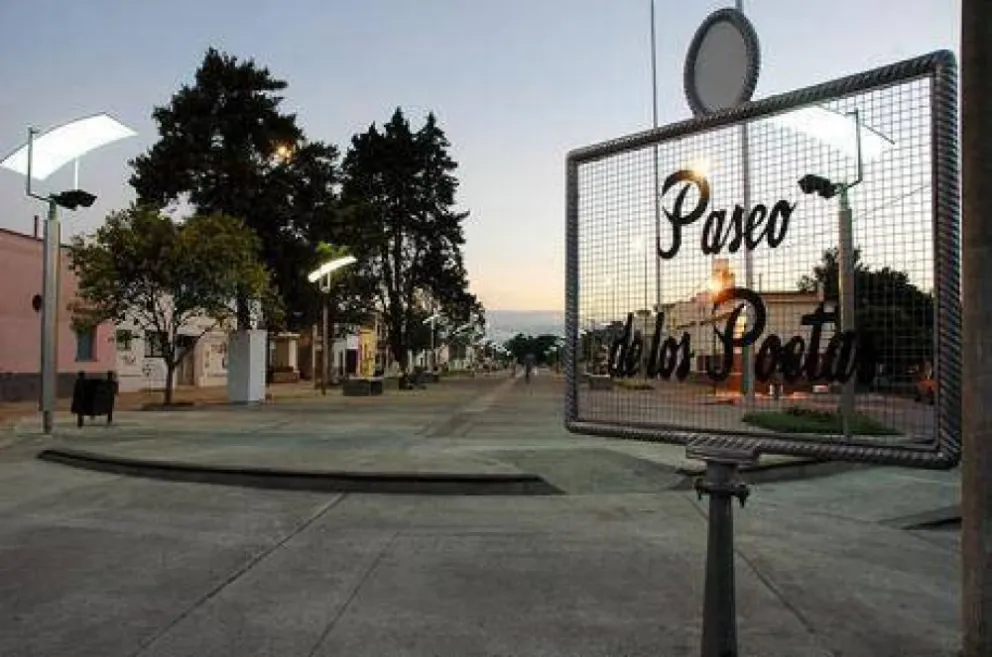 Insólito: entró a robar un bar en el Paseo de los Poetas y se quedó dormido