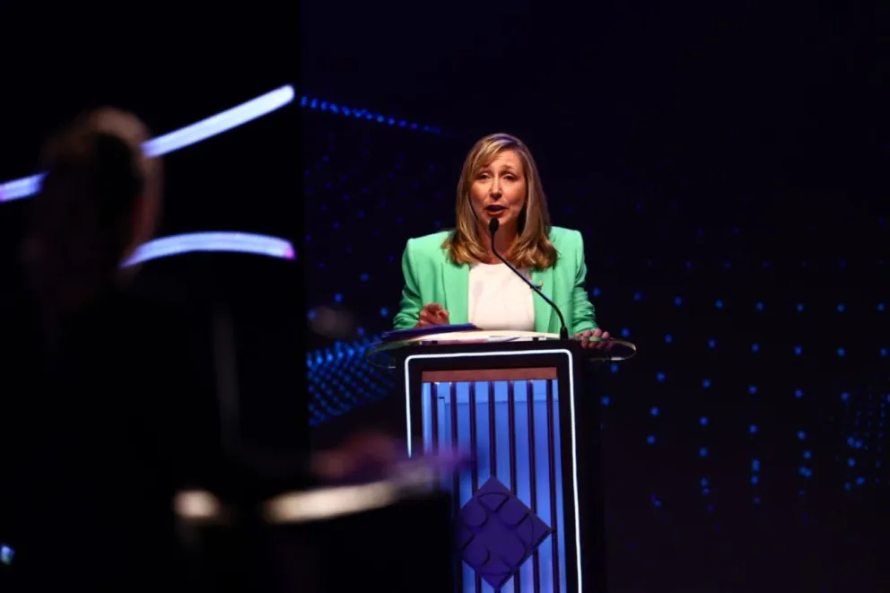 Debate presidencial| Myriam Bregman criticó a Javier Milei: "No es un león, es un gatito mimoso del poder económico"