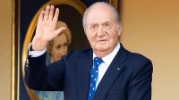 Con bastón y una salud deteriorada, Juan Carlos I estuvo en un brillante evento en Sanxenxo: fotos