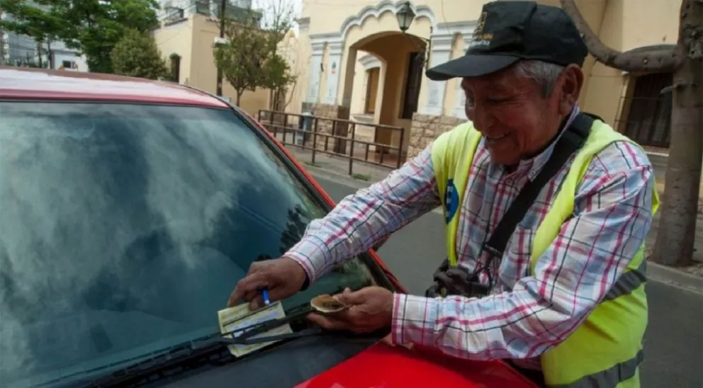Posible aumento en la unidad tributaria incidiría en el costo del estacionamiento medido: permisionarios a la espera
