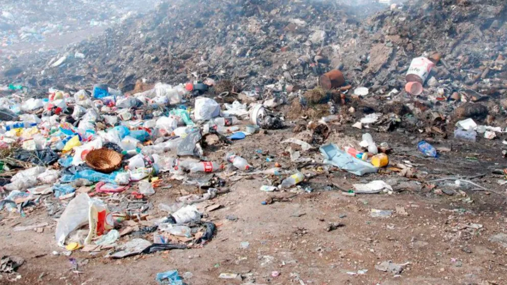 Una abuela fue a buscar basura para calefaccionarse y murió atropellada por una Hilux
