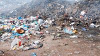 Crisis en la recolección de residuos de Orán: basura acumulada y agua contaminada
