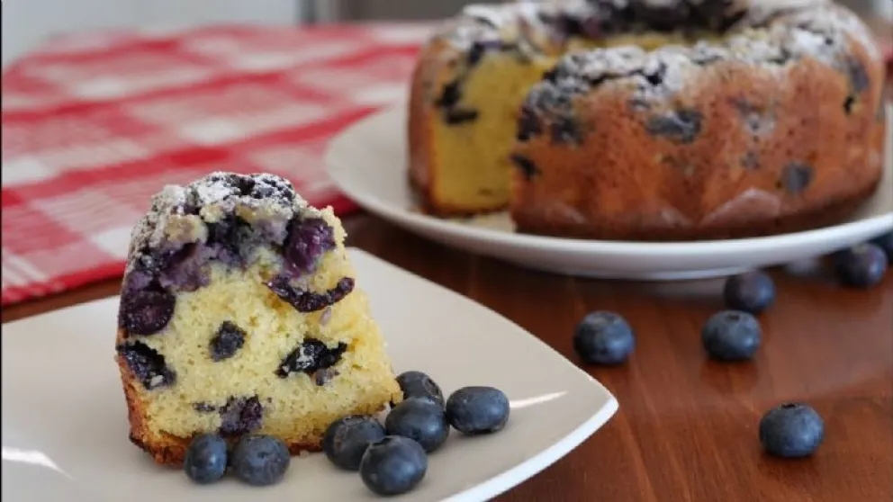 Saludable tarta de arándanos sin harina y sin azúcar: receta económica, rica y con solo 4 ingredientes