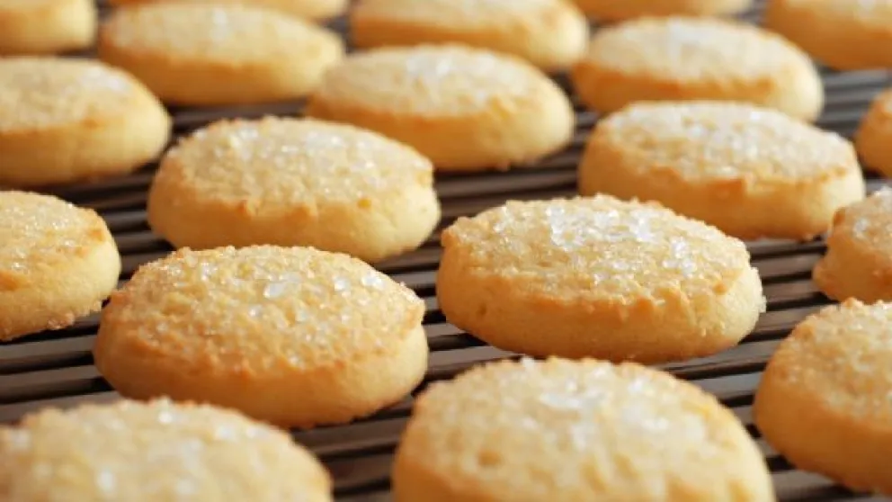 La mejor receta económica para una merienda: exquisitos polvorones de limón