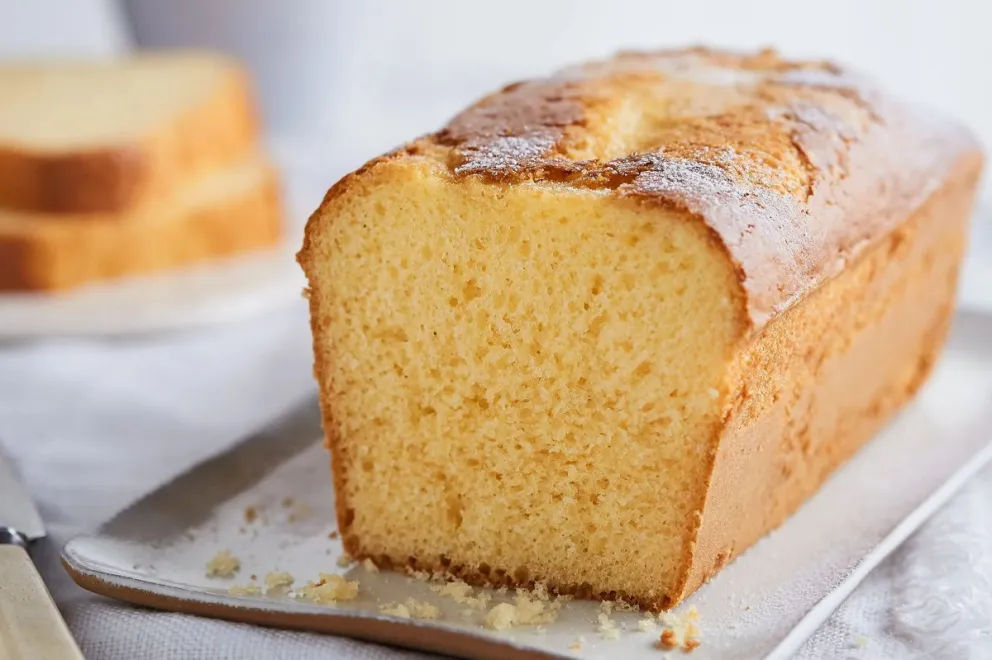 Deliciosa y fácil receta: aprendé a hacer este esponjoso budín de avena y limón que encantará a todos