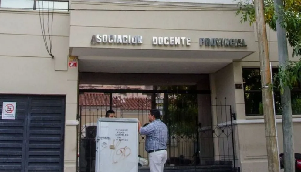 Violenta agresión en sede de ADP: denuncian que presuntas afiliadas ingresaron y golpearon a tres trabajadoras