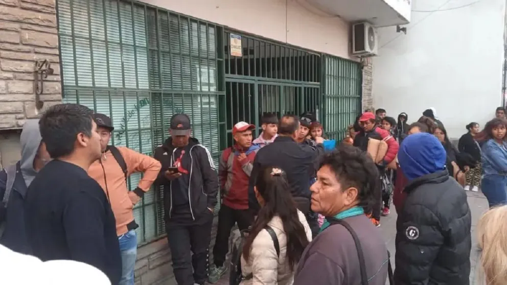 Insólito: salteños recibieron el Nuevo IFE pero un banco les descontó los $47.000 de la primera cuota