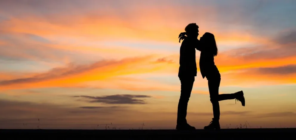 La astrología revela los signos del zodíaco que hallarán el amor en octubre: descubrí si sos uno de ellos