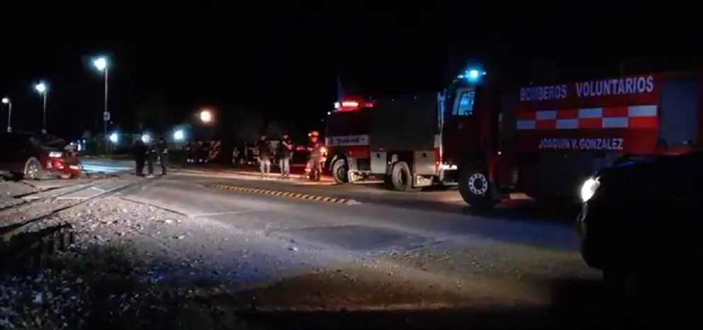 Tremendo accidente entre una camioneta y un tren en Joaquín V. González